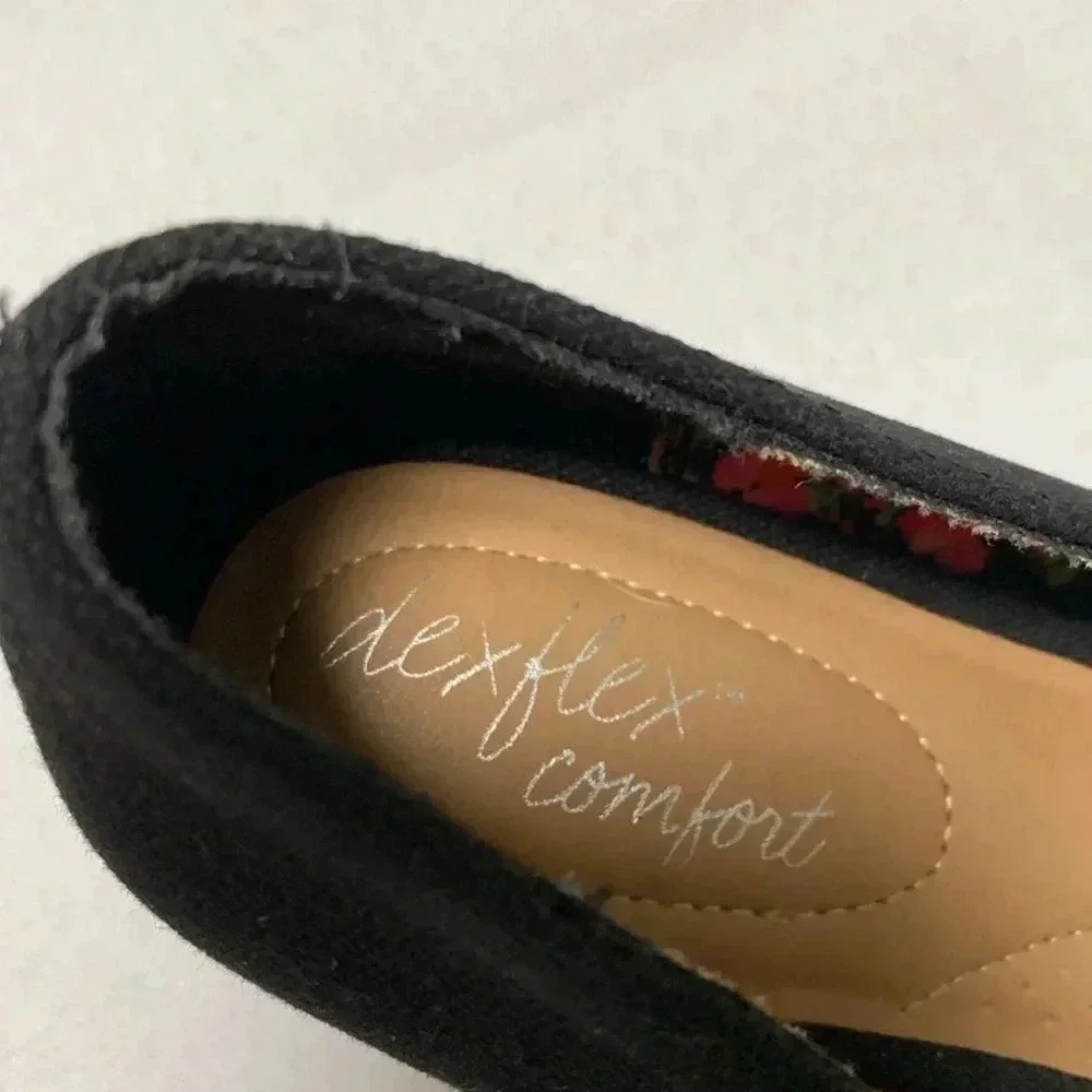 Dex flex Comfort Women’s Shoes. Size 8. Never worn.